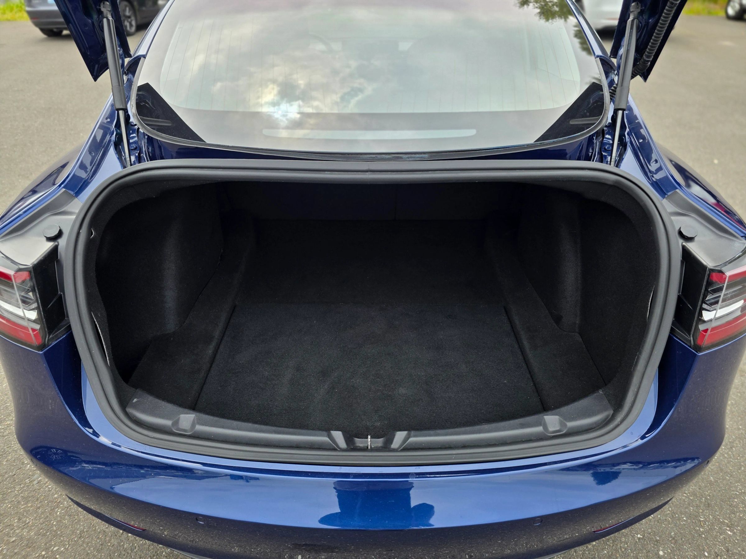 Used 2018 Tesla Model 3 Long Range RWD image 47