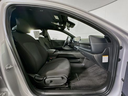 Used 2024 Hyundai Ioniq 6 SE RWD image 32