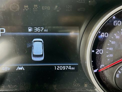 Used 2022 Kia Carnival LX image 12