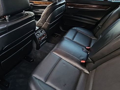 Used 2015 BMW 750i RWD image 18
