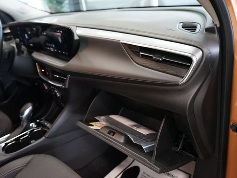 Used 2025 Buick Encore GX Preferred FWD image 40