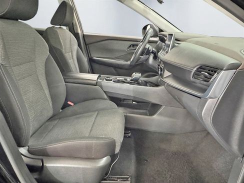 Used 2022 Nissan Rogue S image 21