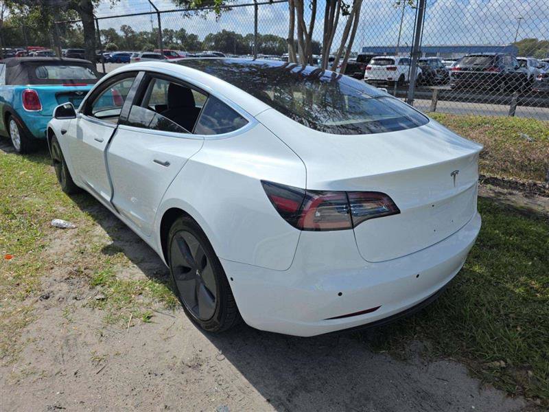 Used 2018 Tesla Model 3 Long Range RWD image 3