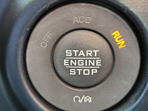 Used 2022 Jeep Wrangler Unlimited Sport image 23