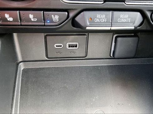 Used 2023 Chevrolet Tahoe Premier w/ Advanced Technology Package image 35