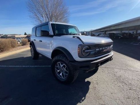 Used 2024 Ford Bronco Badlands image 5