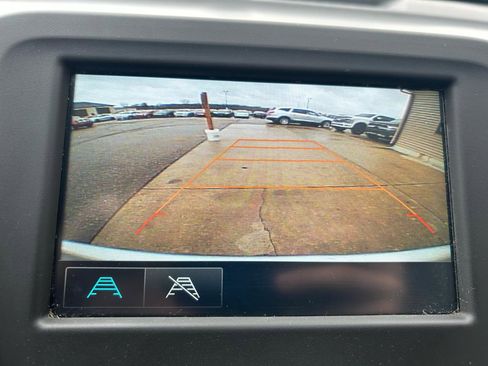 Used 2018 Chevrolet Equinox LT w/ LPO, Cargo Package image 23