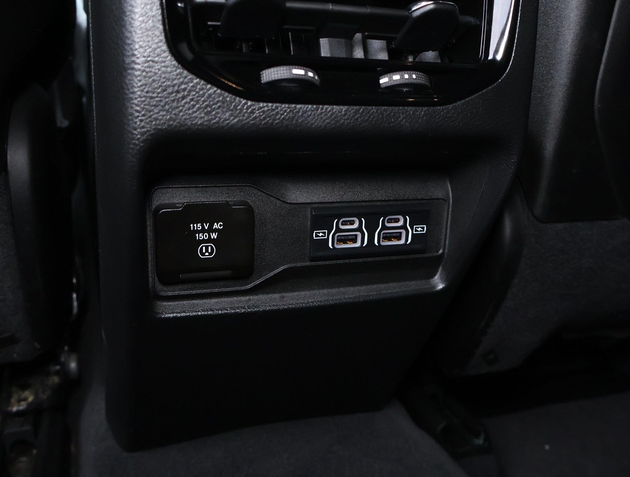 Used 2023 Jeep Grand Cherokee Altitude AWD/4WD image 27