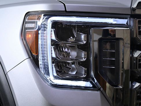 Used 2023 GMC Sierra 2500 Denali w/ Denali Ultimate Package AWD/4WD image 4