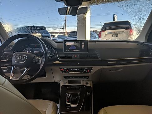 Used 2018 Audi Q5 2.0T Premium Plus w/ Premium Plus Package image 17