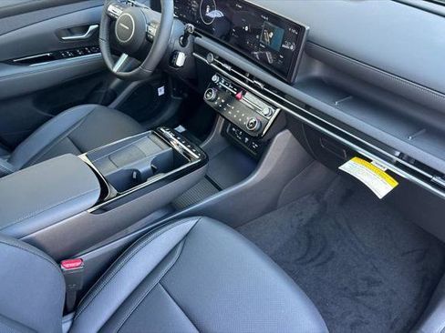 New 2025 Hyundai Tucson Limited image 13