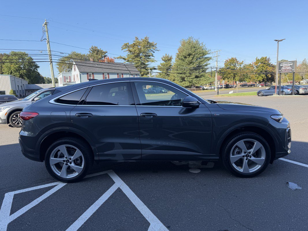 Used 2025 Audi Q5 Premium Plus w/ Premium Plus AWD/4WD image 6