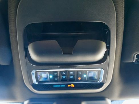 Used 2024 Ford F150 Platinum image 32