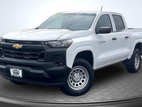 Used 2023 Chevrolet Colorado W/T w/ WT Convenience Package image 11