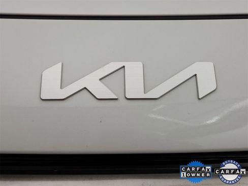 Certified 2024 Kia Niro EX Touring image 28