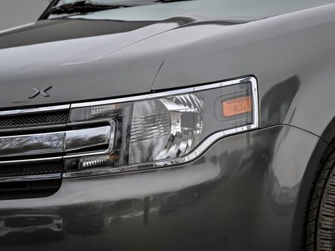 Used 2018 Ford Flex SE image 3