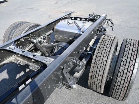 New 2025 Isuzu NPR HD image 12