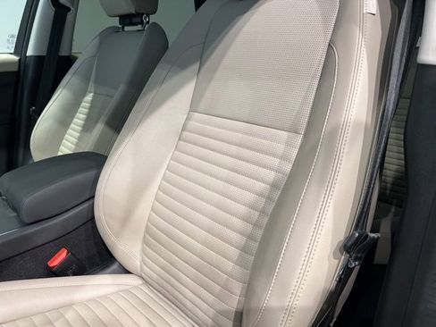 Used 2023 Land Rover Discovery Sport S image 20