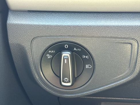 Certified 2023 Volkswagen Atlas SEL AWD/4WD image 17