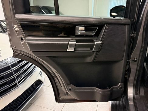 Used 2014 Land Rover LR4 HSE LUX image 16