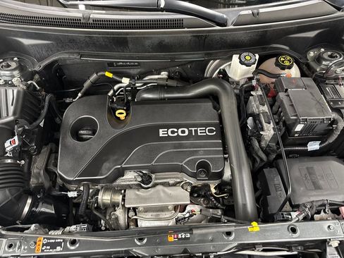 Used 2021 Chevrolet Equinox LT image 22