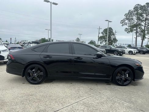 Used 2025 Honda Accord Sport image 6