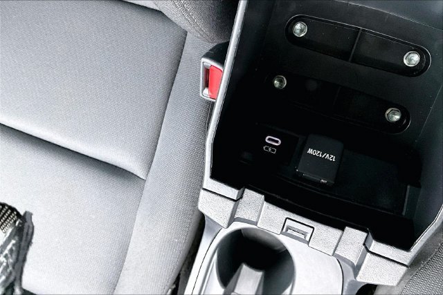 Used 2025 Toyota Corolla LE FWD image 16