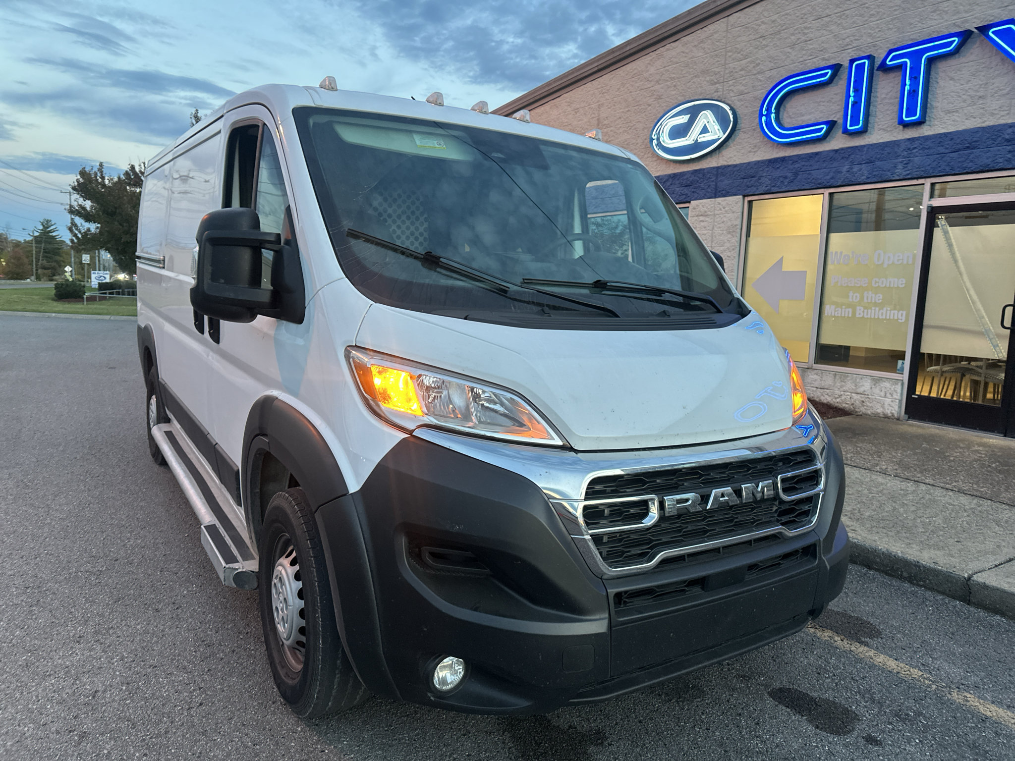 Used 2025 RAM ProMaster 2500 w/ U-Haul Equipment Group FWD image 2
