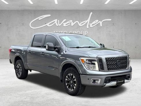 Used 2018 Nissan Titan PRO-4X w/ Pro-4x Convenience Package AWD/4WD image 2