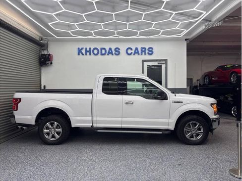 Used 2018 Ford F150 XLT w/ Equipment Group 302A Luxury AWD/4WD image 8