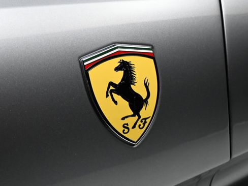 Used 2022 Ferrari Portofino M RWD image 15