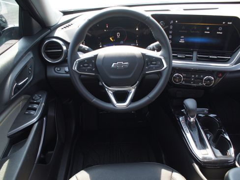 Used 2026 Chevrolet Trax ACTIV w/ Driver Confidence Package FWD image 5