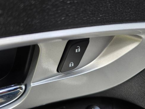 Used 2017 Chevrolet Equinox LT FWD image 22