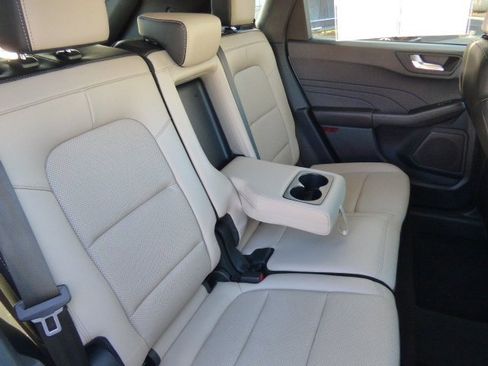 Used 2022 Ford Escape SEL w/ Technology Package image 17