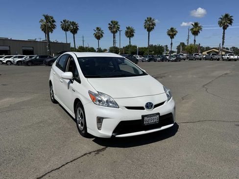 Used 2013 Toyota Prius Four image 3