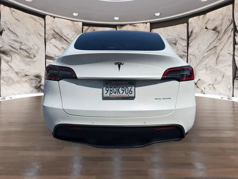 Used 2022 Tesla Model Y Long Range AWD/4WD image 7
