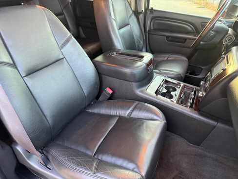 Used 2014 GMC Sierra 3500 Denali image 18