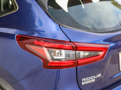 Used 2021 Nissan Rogue Sport S image 8