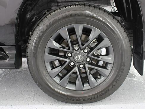 Used 2022 Lexus GX 460 Premium w/ Premium Package image 82