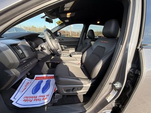 Certified 2025 Nissan Pathfinder Rock Creek image 14