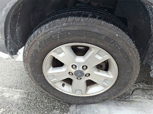 Used 2004 Ford Explorer XLT image 4