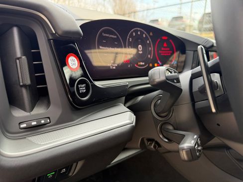 New 2026 Porsche Cayenne image 23