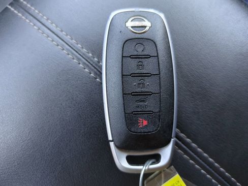 Certified 2025 Nissan Pathfinder SV AWD/4WD image 30