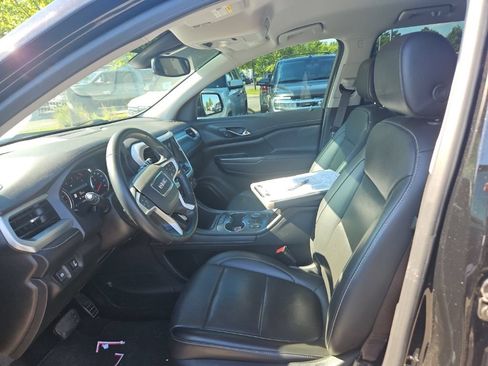 Used 2023 GMC Acadia SLT AWD/4WD image 16
