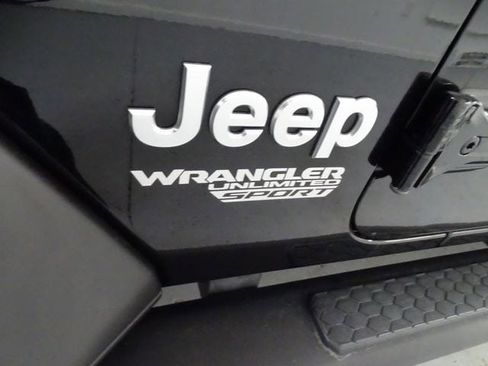 Used 2021 Jeep Wrangler Unlimited Sport image 23