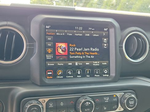 Used 2021 Jeep Gladiator Overland w/ Popular Equipment Package AWD/4WD image 26