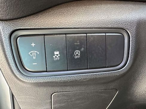 Certified 2023 Kia Soul LX FWD image 14