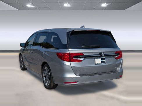 Used 2023 Honda Odyssey Elite image 3