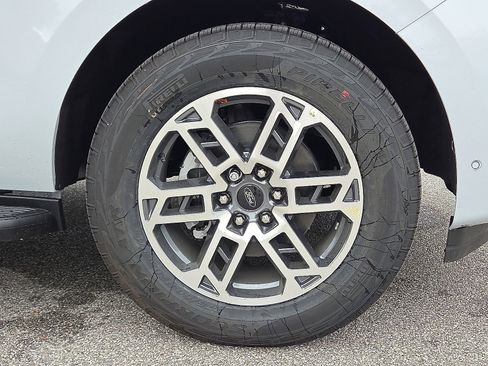 New 2025 Ford Expedition Active image 7