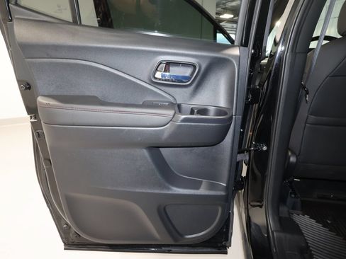 Used 2023 Honda Ridgeline Black Edition image 19